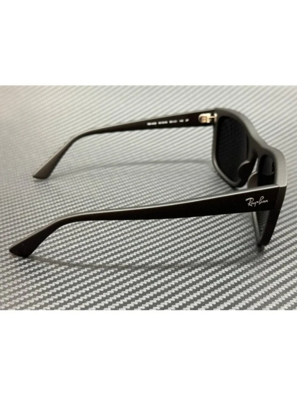 New Ray-Ban Men Matte Black Sunglasses 56-21-145